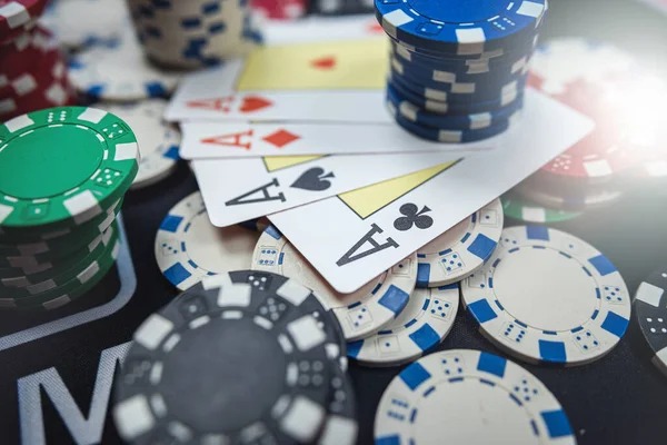 otellobet mobile app showing deposit options and live casino games